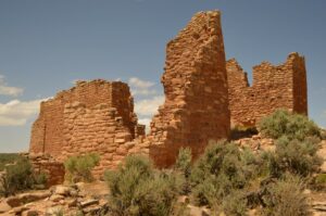 crumbling walls of an ancient Native American Chaco Canyon structure; metaphor for ambiguous loss. If you're stuck in grief, mourning a loss, a caregiver, the Santa Fe Therapist can help. Grief counseling in Santa Fe, NM and throughout New Mexico. 87047, 87544, 87501, 87048, 87506